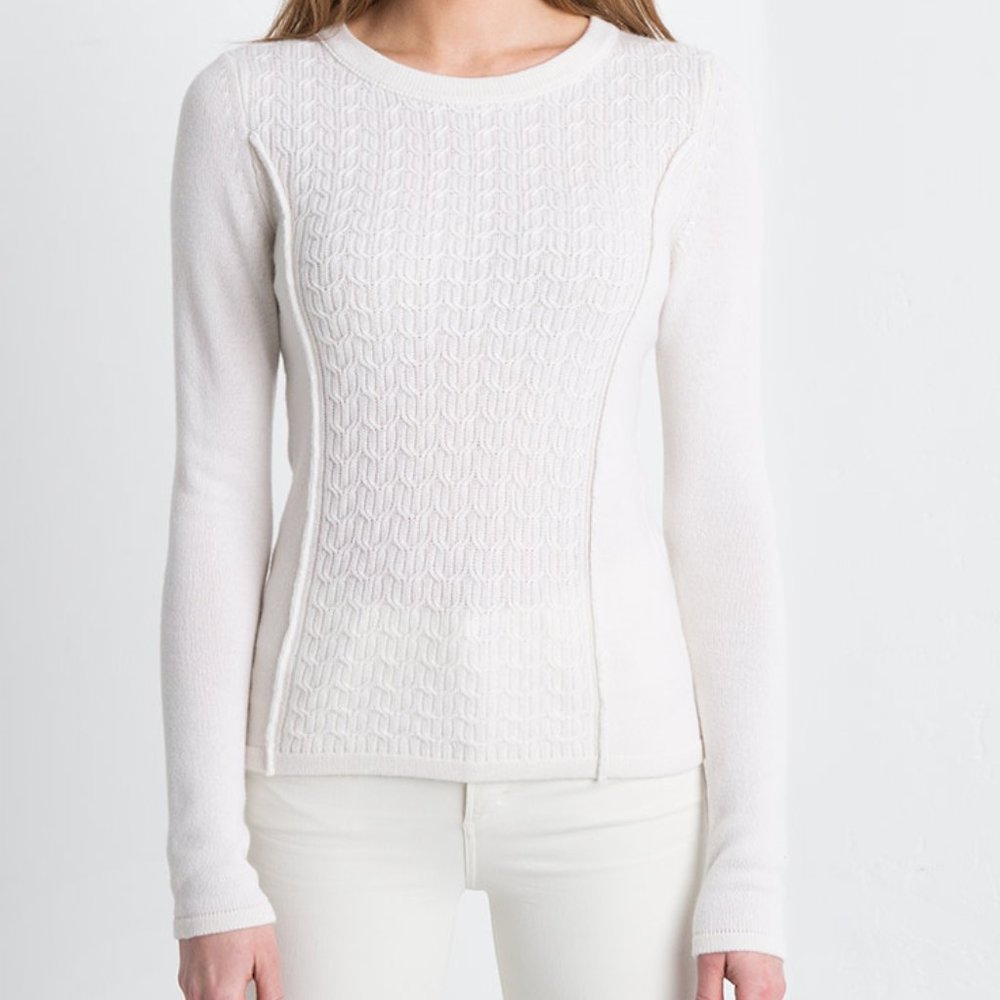 NEW, KINROSS CASHMERE, 100% CASHMERE, APRES SKI CREWNECK IVORY SWEATER,, SMALL,